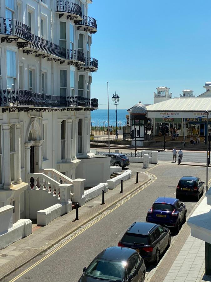 Ann Apartments Opposite The Pier With Sea View Portsmouth Eksteriør bilde